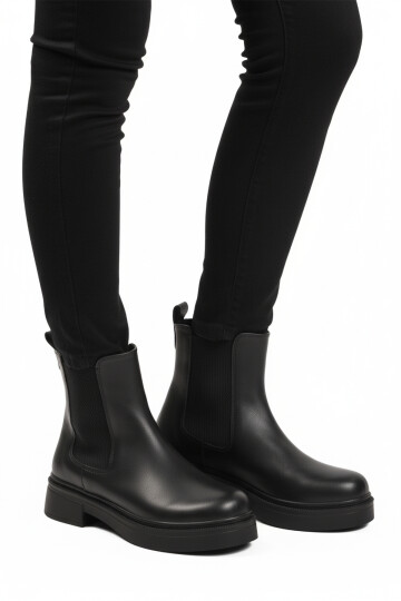 Siyah Cilt Kolay Giyilebilir Polarlı Kaymaz Kadın Chelsea Bot 209134 Z