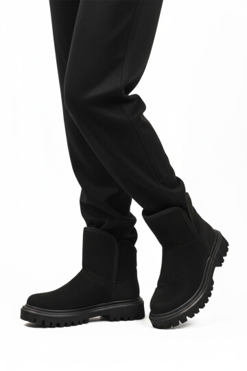 Siyah Süet İçi Kürklü Soğuğa Dirençli Kaymaz Kadın Bot 548038 Z