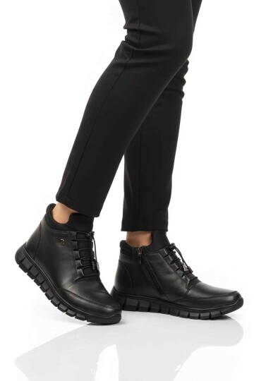 Siyah Hakiki Deri İçi Polarlı Kaymaz Fermuarlı Kadın Bot 3615 Z