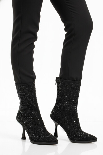 Siyah Taş İşlemeli İnce Topuklu İçi Kürklü Kadın Çizme 671131 Z